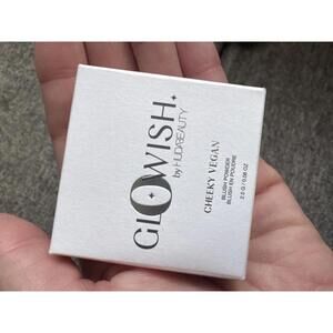 HUDA BEAUTY GloWish Cheeky Vegan Blush Powder in MILKY ROSE NIB